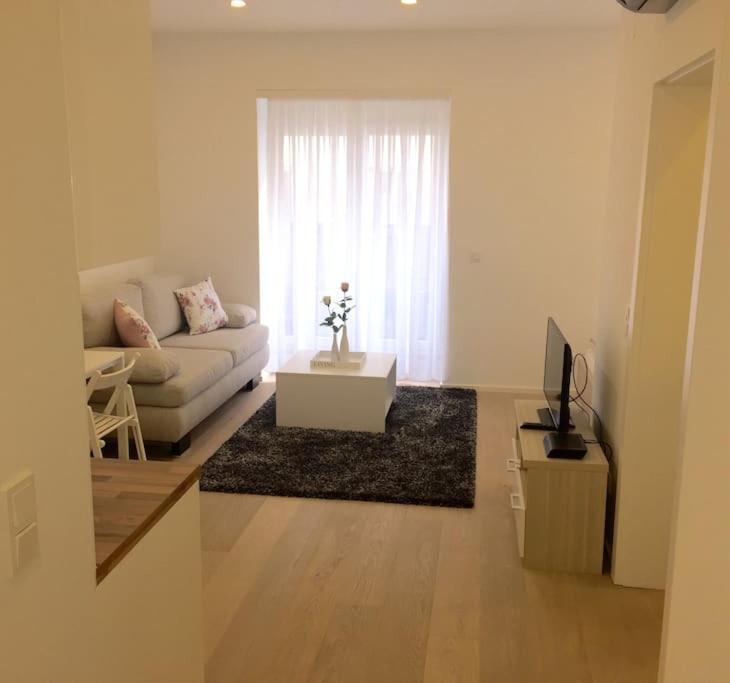 New Apartment - 10 Min Downtown Виена Екстериор снимка
