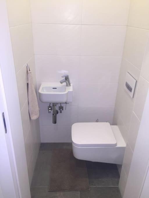 New Apartment - 10 Min Downtown Виена Екстериор снимка