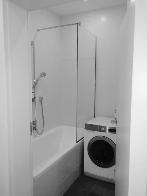 New Apartment - 10 Min Downtown Виена Екстериор снимка